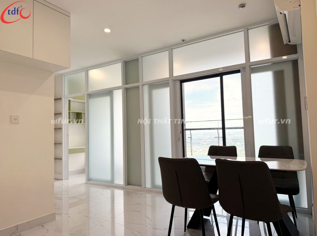 Beverly Solari – Phòng bé giường tầng xanh ngọc