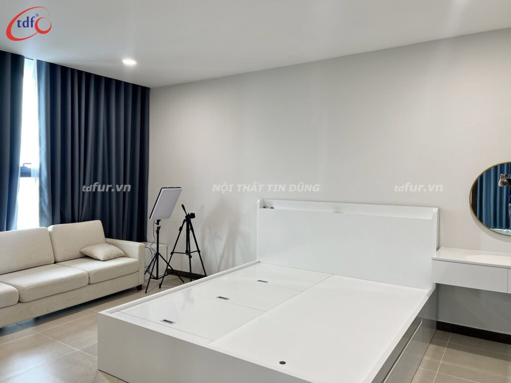 CSJ Tower – Trắng bóng và rèm xanh hướng biển