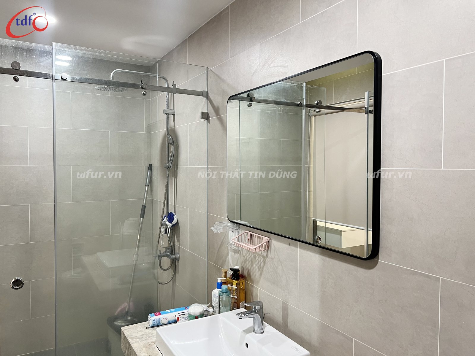 CSJ Tower – Trắng bóng và rèm xanh hướng biển