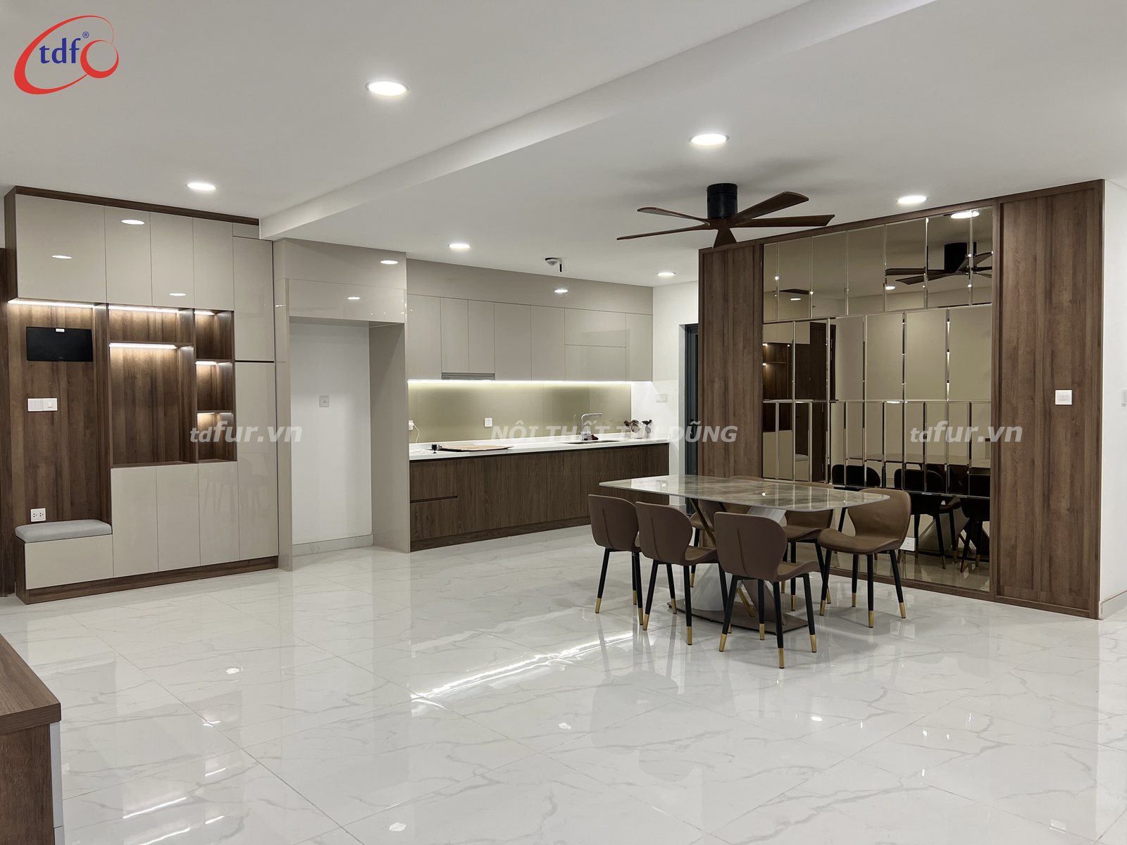 Diamond Brilliant – Gỗ nâu trầm và hốc vòm đèn hắt