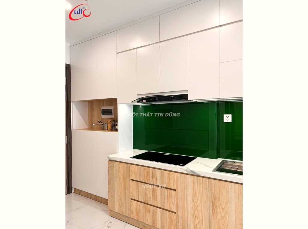 Glory Heights – Bếp kính xanh lục
