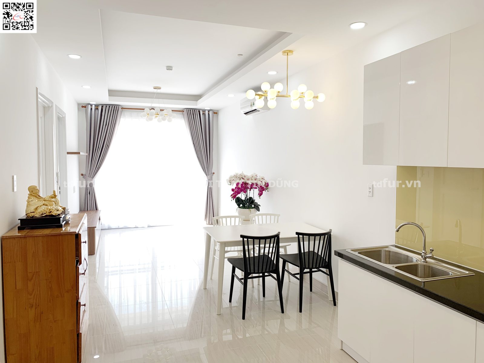 Moonlight Park View – Trắng gỗ thanh lịch