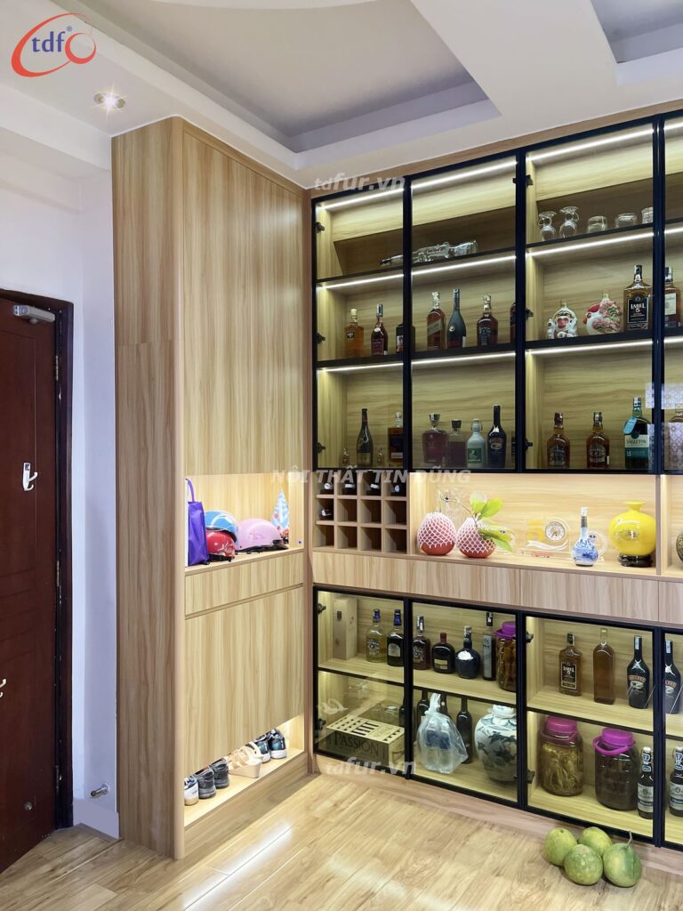 Phú Đạt – Tủ rượu kính và đảo bếp bo tròn
