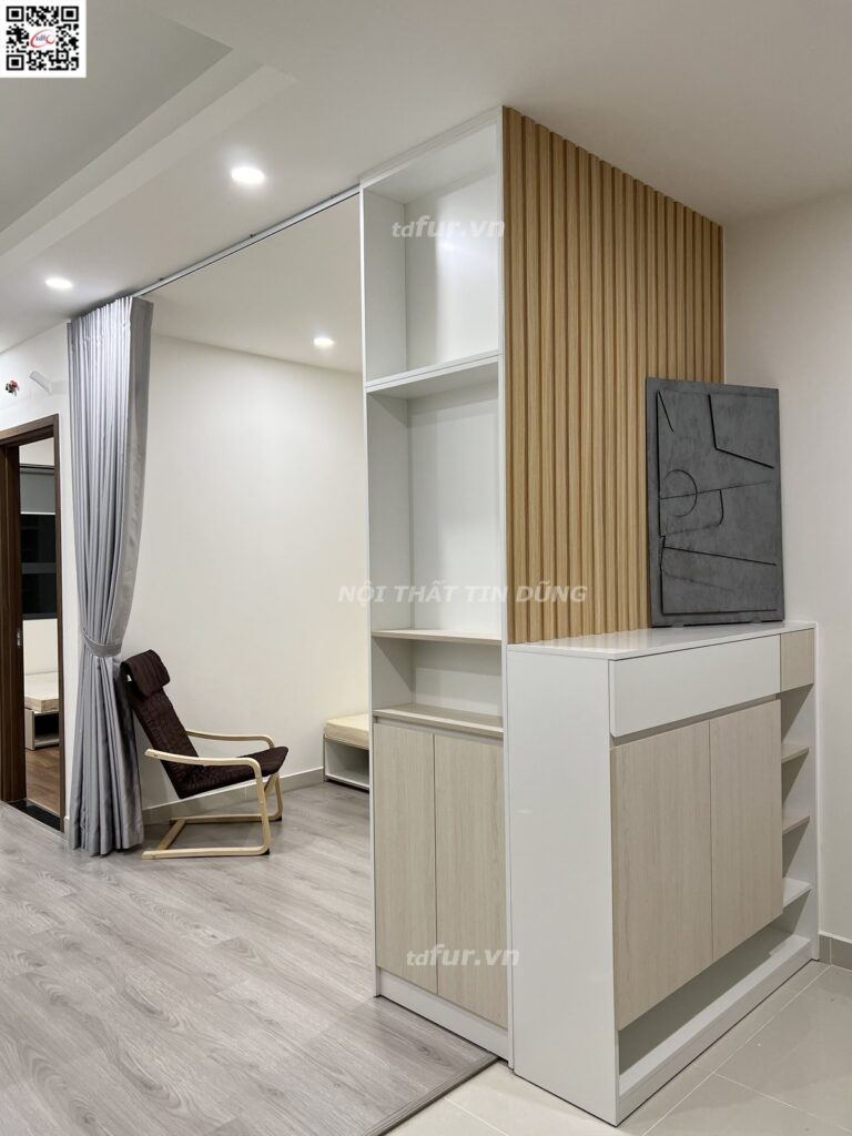 Q7 Saigon Riverside – Lam gỗ sồi và tranh đá điểm nhấn