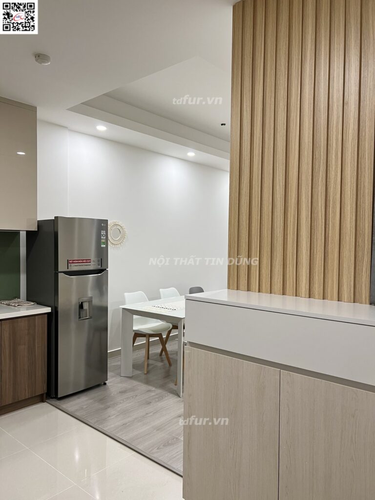 Q7 Saigon Riverside – Lam gỗ sồi và tranh đá điểm nhấn