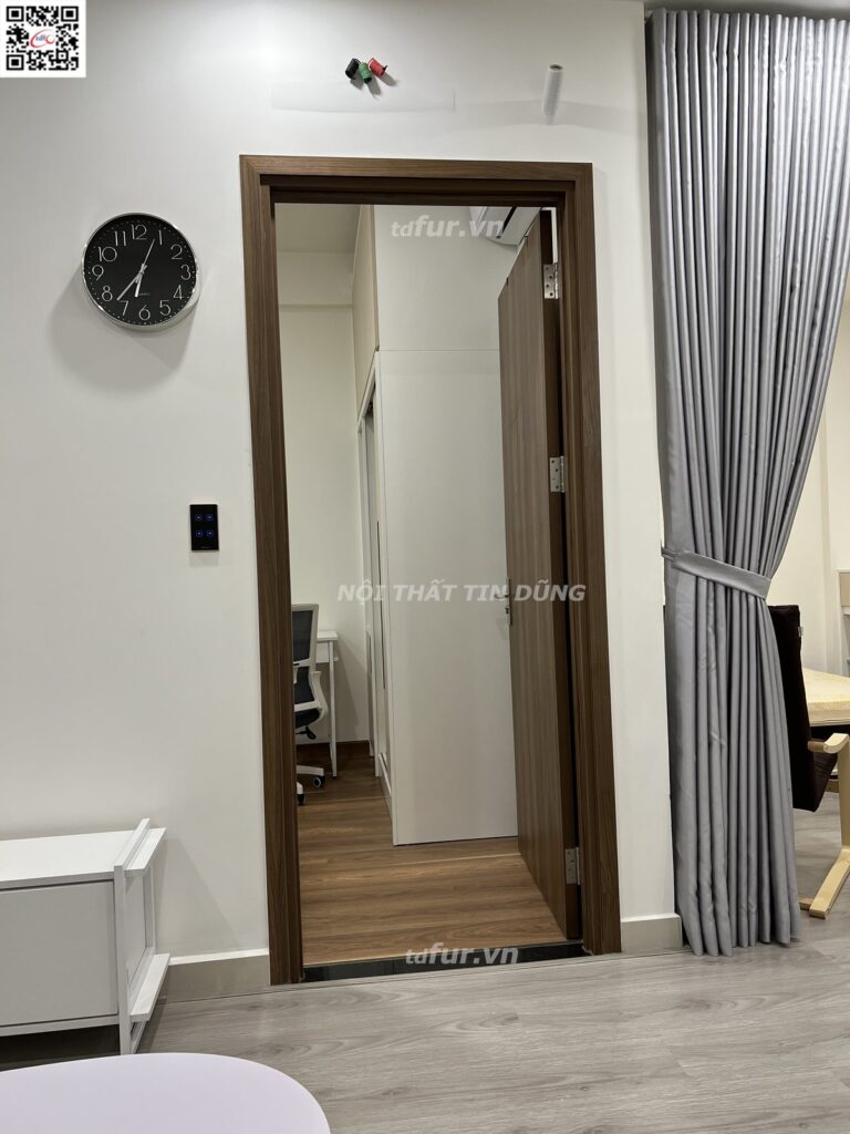 Q7 Saigon Riverside – Lam gỗ sồi và tranh đá điểm nhấn