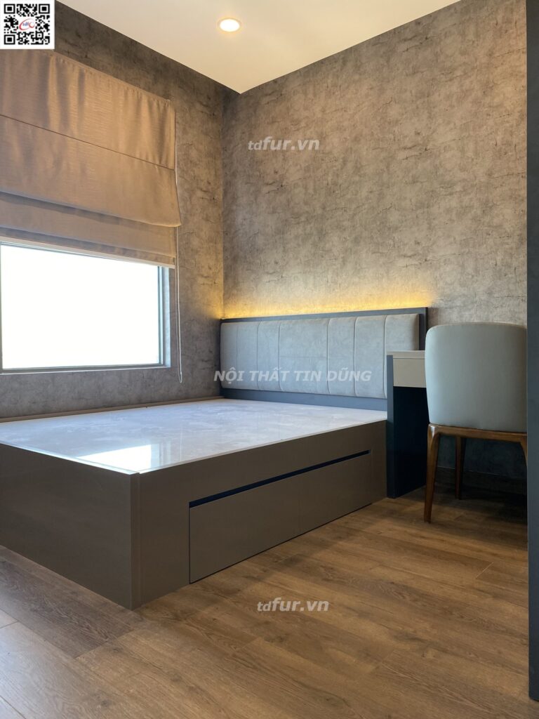 Sky89 – Đảo bếp đá và tông ghi nâu