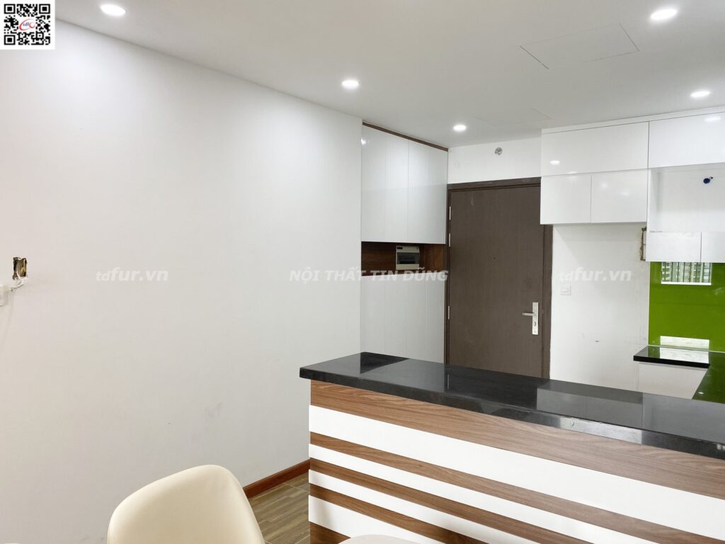 Sunrise Riverside – Kính bếp xanh cốm và gỗ óc chó