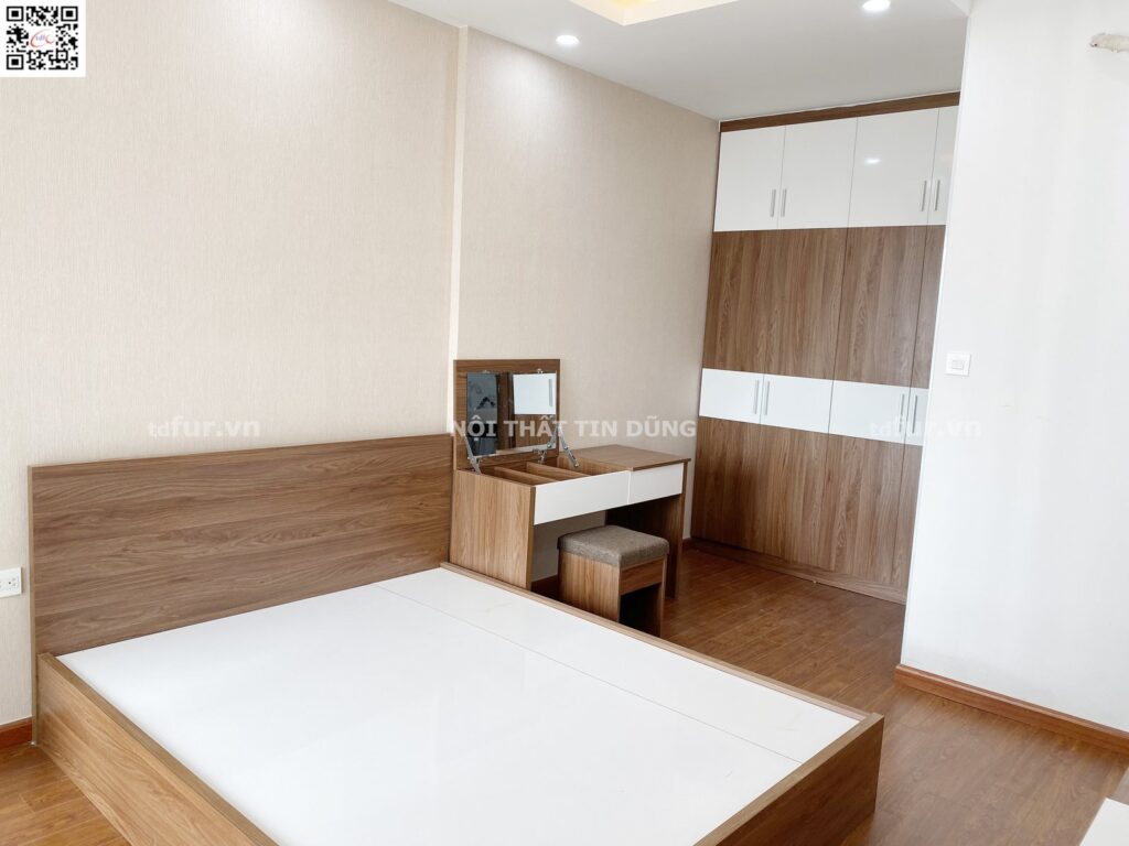 Sunrise Riverside – Kính bếp xanh cốm và gỗ óc chó