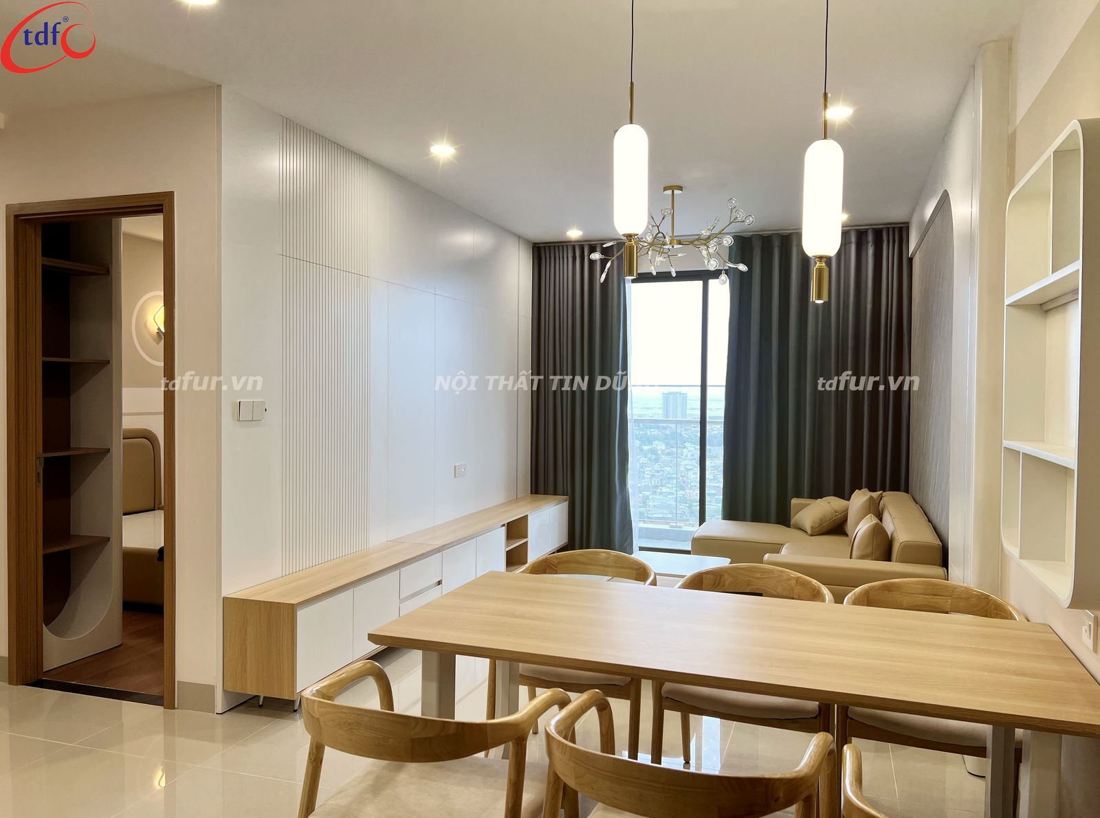 Vũng Tàu Centre Point – Gỗ sồi ấm và bàn ăn dài