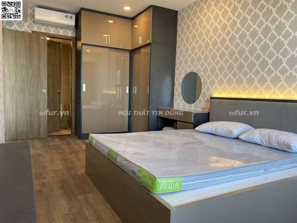 Sky89 – Đảo bếp đá và tông ghi nâu